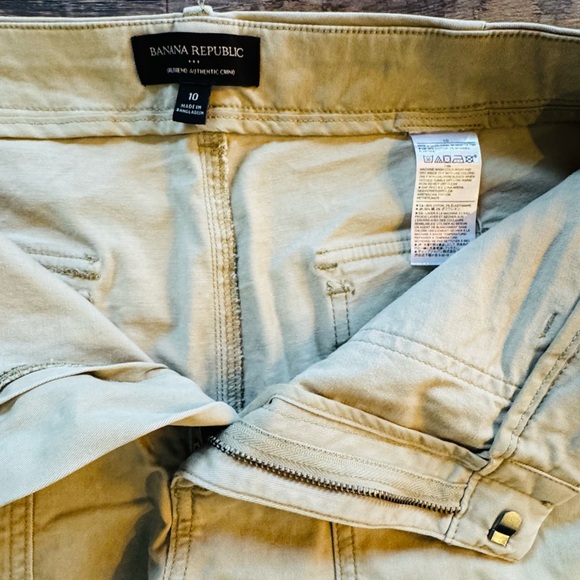 Banana Republic Women's Beige Cropped Pants - Picture 2 of 4